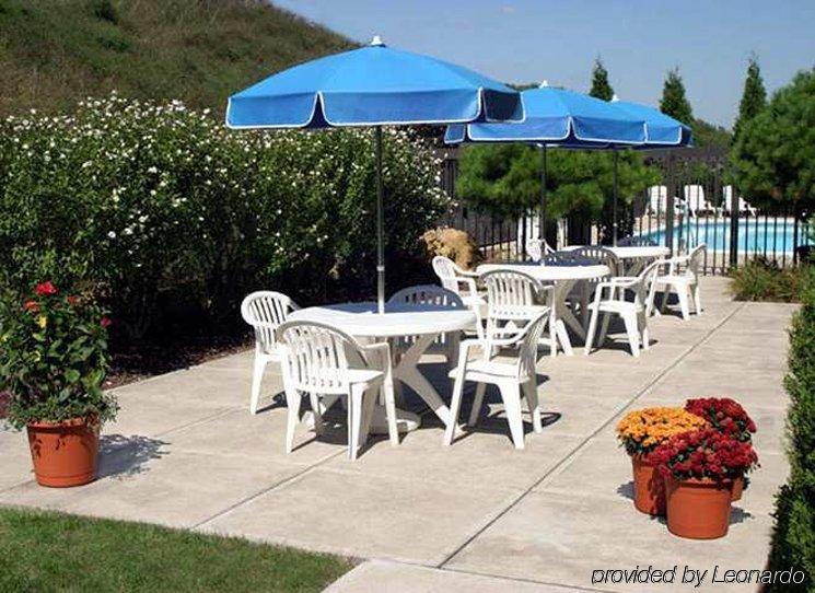 Hampton Inn Greensburg Restaurant photo